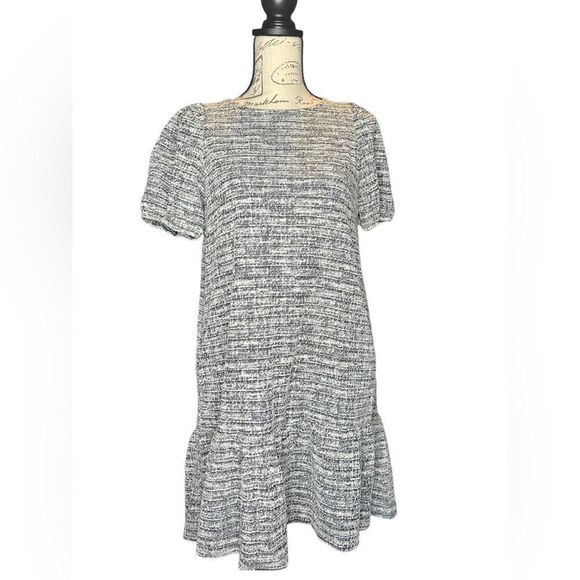 LOVE ADY Textured mini dress with short puffed sleeves and ruffled hem EUC sz M - Picture 1 of 15